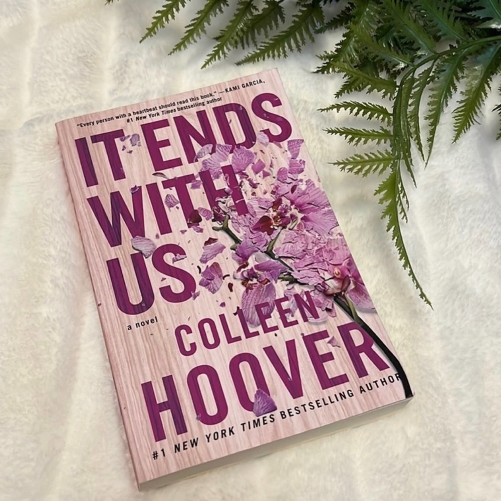 IT ENDS WITH US BOOK